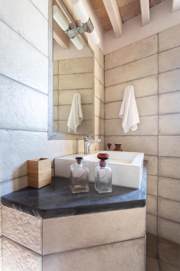 Myrsini's Castle House - Comfortable With Large Balcony & Sea View