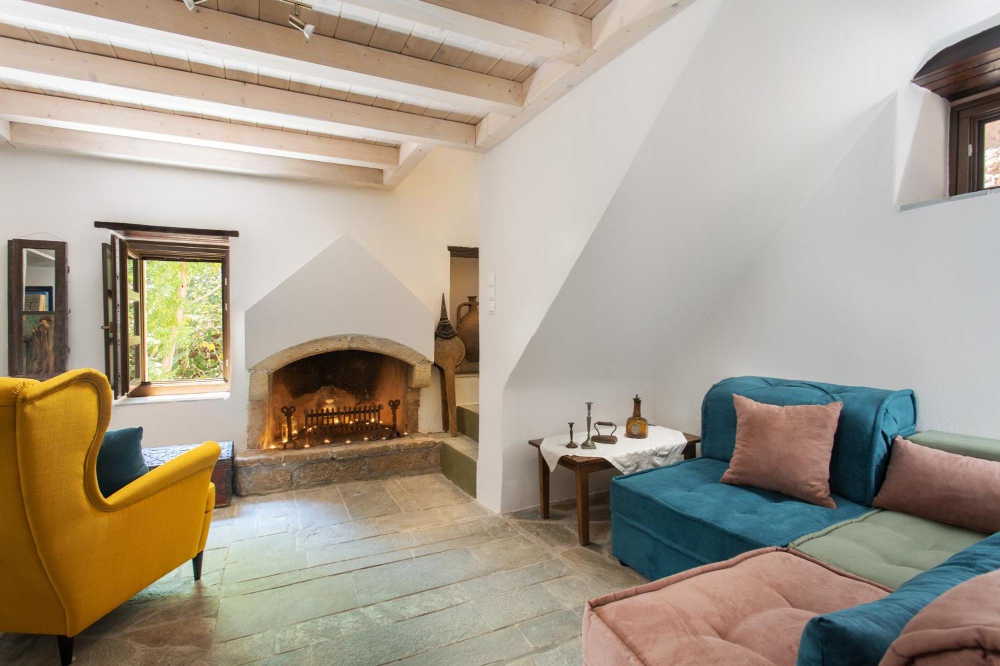 Myrsini's Castle House - Comfortable With Large Balcony & Sea View Μονεμβασιά